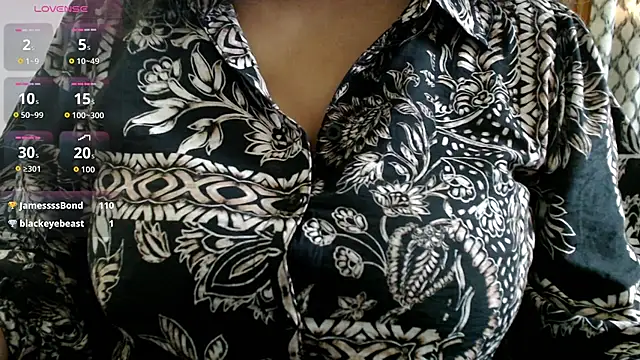 Snapshot of hot_menka chatting on September 30, 8:35 pm hot menka online show from September 30, 8:35 pm