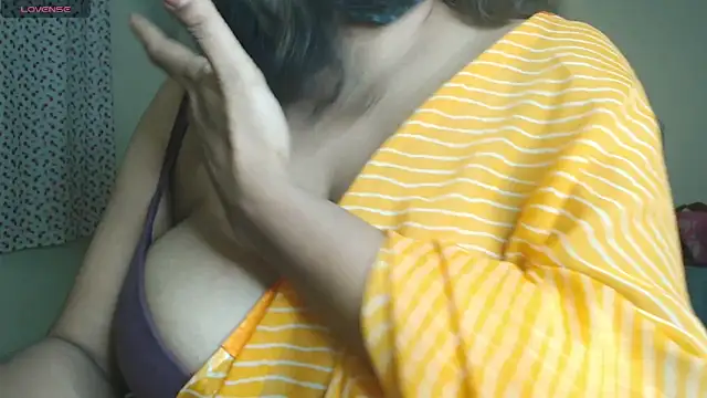 hot menka online show from November 8, 6:13 pm