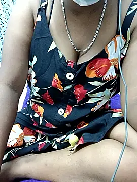 Snapshot of Tamilbigboobie chatting on September 9, 6:41 pm Tamilbigboobie online show from September 9, 6:41 pm