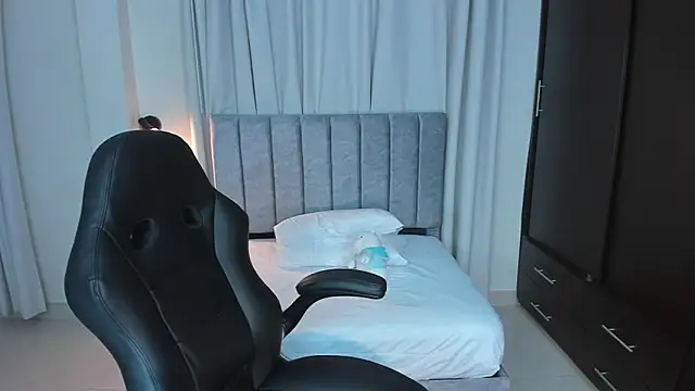 martina roldam online show from November 20, 4:46 am