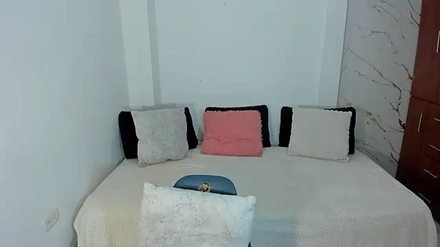 martina roldam online show from July 27, 3:47 am