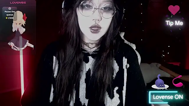 Snapshot of chloe_crystall_killer chatting on October 13, 4:42 pm chloe crystall killer online show from October 13, 4:42 pm