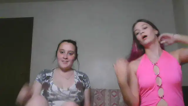 Snapshot of BedroomBarbie chatting on September 20, 3:27 am BedroomBarbie online show from September 20, 3:27 am