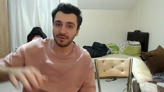 handsomeee04 online show from October 31, 8:02 pm