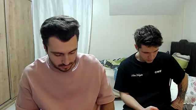 handsomeee04 online show from September 8, 7:57 pm