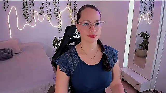 Snapshot of emmaTorres1 chatting on September 25, 2:16 pm emmaTorres1 online show from September 25, 2:16 pm