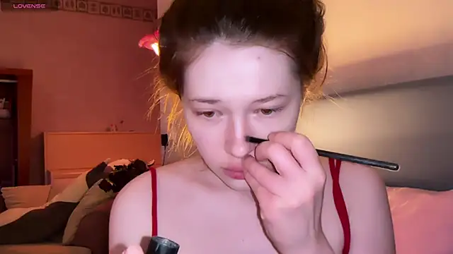eva varnerr online show from June 4, 9:08 pm
