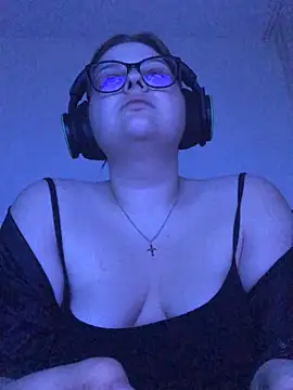 Snapshot of Charlotte_Ros chatting on October 31, 9:19 pm Charlotte Ros online show from October 31, 9:19 pm