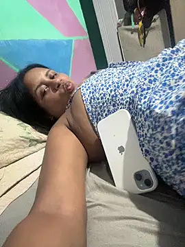 Snapshot of Didi3699 chatting on October 29, 9:28 pm Didi3699 online show from October 29, 9:28 pm