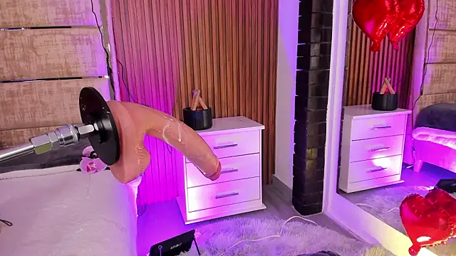 LolaAngellx online show from February 14, 9:50 pm