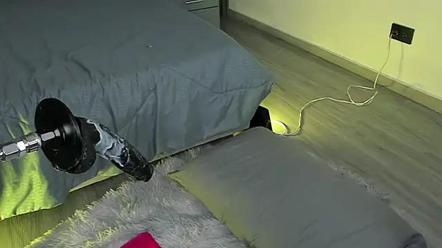 LolaAngellx online show from April 21, 2:51 am