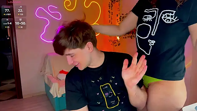 RobertAndLinela online show from September 11, 12:05 pm