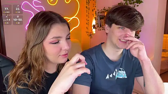 RobertAndLinela online show from October 6, 8:09 am