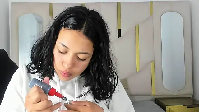 IsabellRodriguez18 online show from September 13, 3:36 am