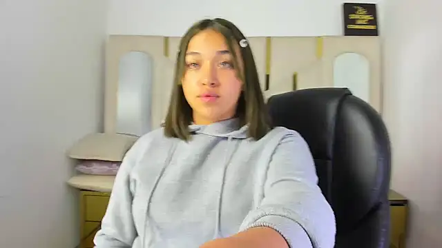 IsabellRodriguez18 online show from February 8, 2:59 am