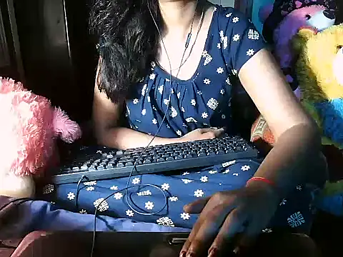 Snapshot of Half_Girlfriend_ chatting on October 18, 6:42 pm Half Girlfriend online show from October 18, 6:42 pm