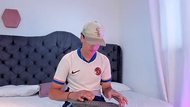 two milkyway online show from March 17, 1:04 pm