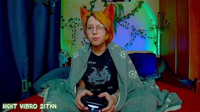 Snapshot of TrickyKitsune chatting on September 12, 10:24 am TrickyKitsune online show from September 12, 10:24 am