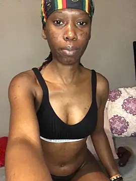 xxSexyTalia28 online show from April 28, 8:18 am