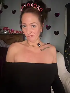 AlessasRoom online show from February 12, 9:44 am