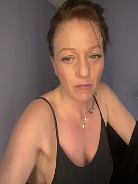 AlessasRoom online show from March 25, 2:31 pm