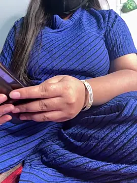 Snapshot of Cute_jaanu chatting on October 18, 4:04 am Cute jaanu online show from October 18, 4:04 am