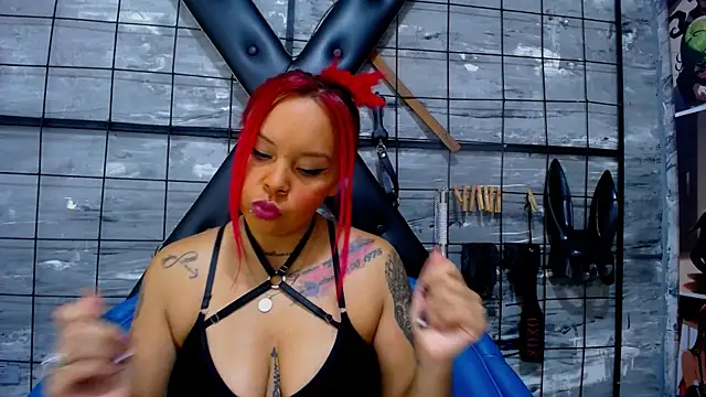 Alana Roth online show from April 18, 7:40 pm