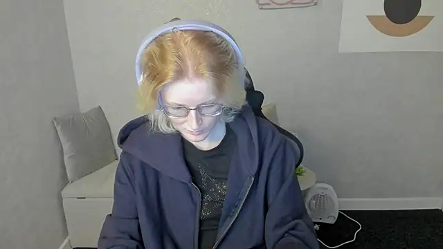 Snapshot of ElizabethHarpper chatting on September 13, 8:11 am ElizabethHarpper online show from September 13, 8:11 am