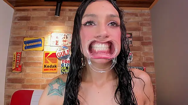 miss   evangeline online show from October 4, 3:12 am