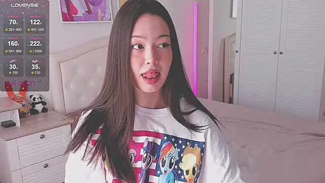 kittenrisha online show from March 20, 5:45 am