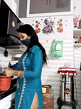 Snapshot of Best-Couple chatting on October 7, 4:28 am Best-Couple online show from October 7, 4:28 am