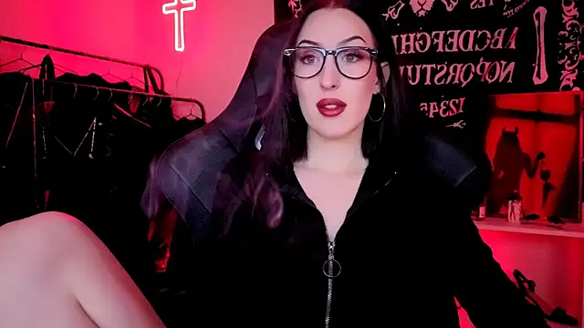 Miss Alice   online show from May 13, 12:17 am