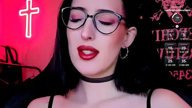 Miss Alice   online show from May 8, 1:20 am