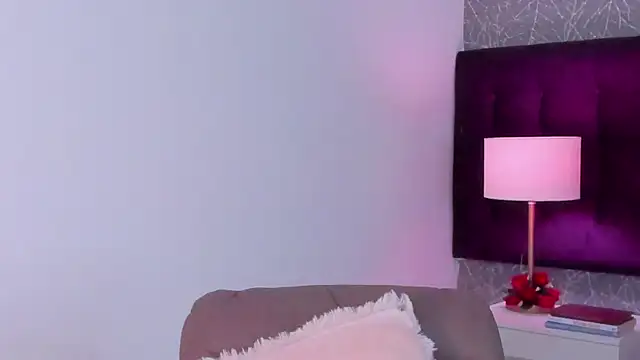 LiaCathaleya online show from April 3, 8:40 pm