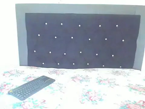 violetadumsper online show from November 9, 11:55 pm