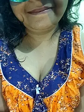  MilkyBar online show from October 21, 8:46 pm