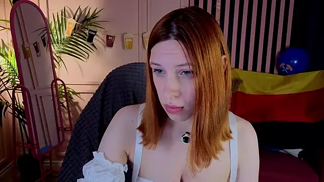 Snapshot of Mikka_Blush chatting on September 29, 10:37 pm Mikka Blush online show from September 29, 10:37 pm