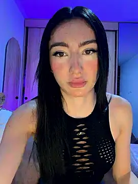 Maddy Jones online show from January 10, 4:39 am