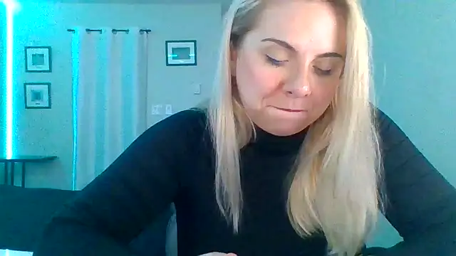 HappyIva online show from October 13, 4:31 pm