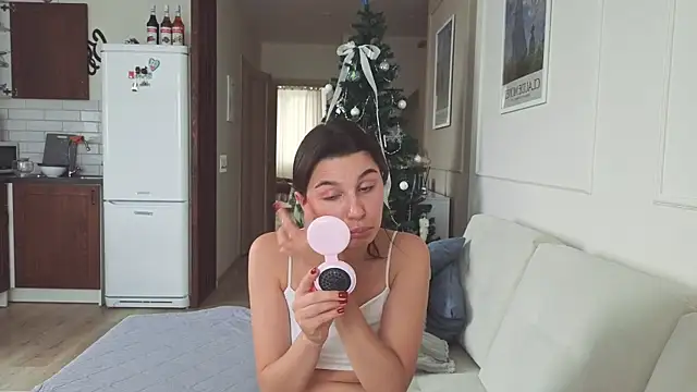 KristineEsme online show from December 18, 7:13 am