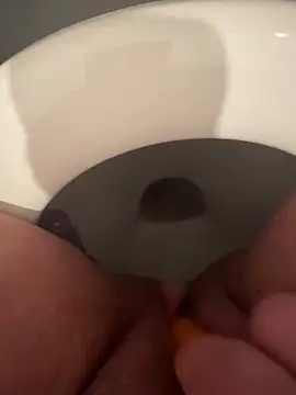 bigfatpussy28 online show from May 6, 8:02 pm