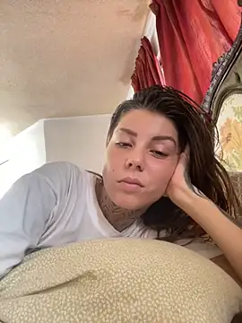 Snapshot of Izy_cute_ chatting on October 5, 6:02 pm Izy cute online show from October 5, 6:02 pm