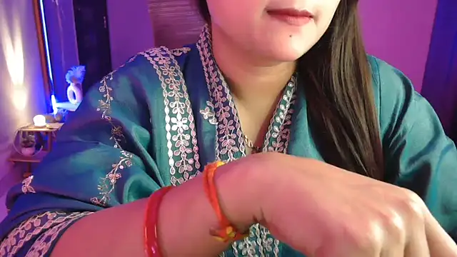 Mitikaa online show from December 5, 4:30 pm