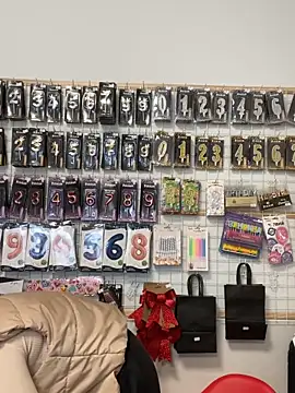 mewKate online show from April 6, 8:26 am