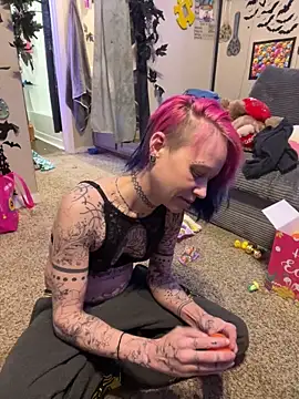 trashbrat online show from April 5, 6:34 am