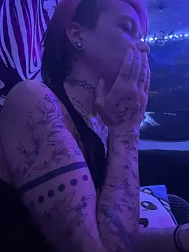 trashbrat online show from April 19, 7:30 am