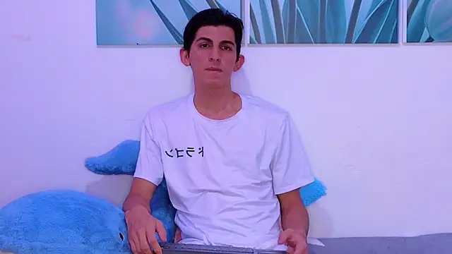 Ana and Leo online show from February 22, 3:46 pm