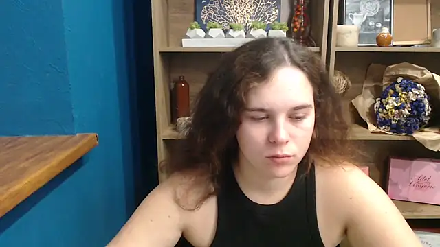 Snapshot of mini_girly chatting on September 28, 9:36 am mini girly online show from September 28, 9:36 am