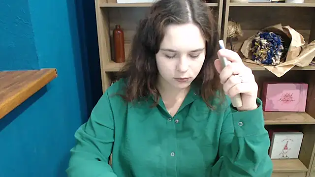 Snapshot of mini_girly chatting on October 14, 1:03 pm mini girly online show from October 14, 1:03 pm