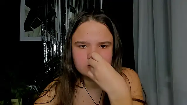 AdeleCruz online show from March 13, 1:34 pm